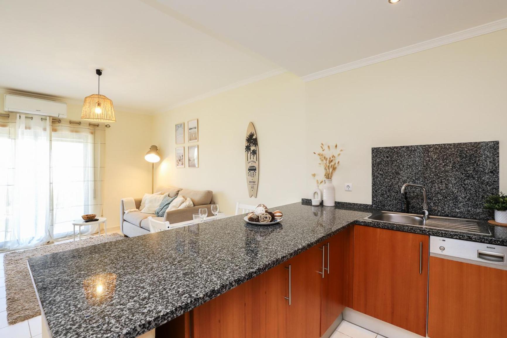 Appartamento Charming Flat 10 Min Walk To Beach Albufeira Esterno foto