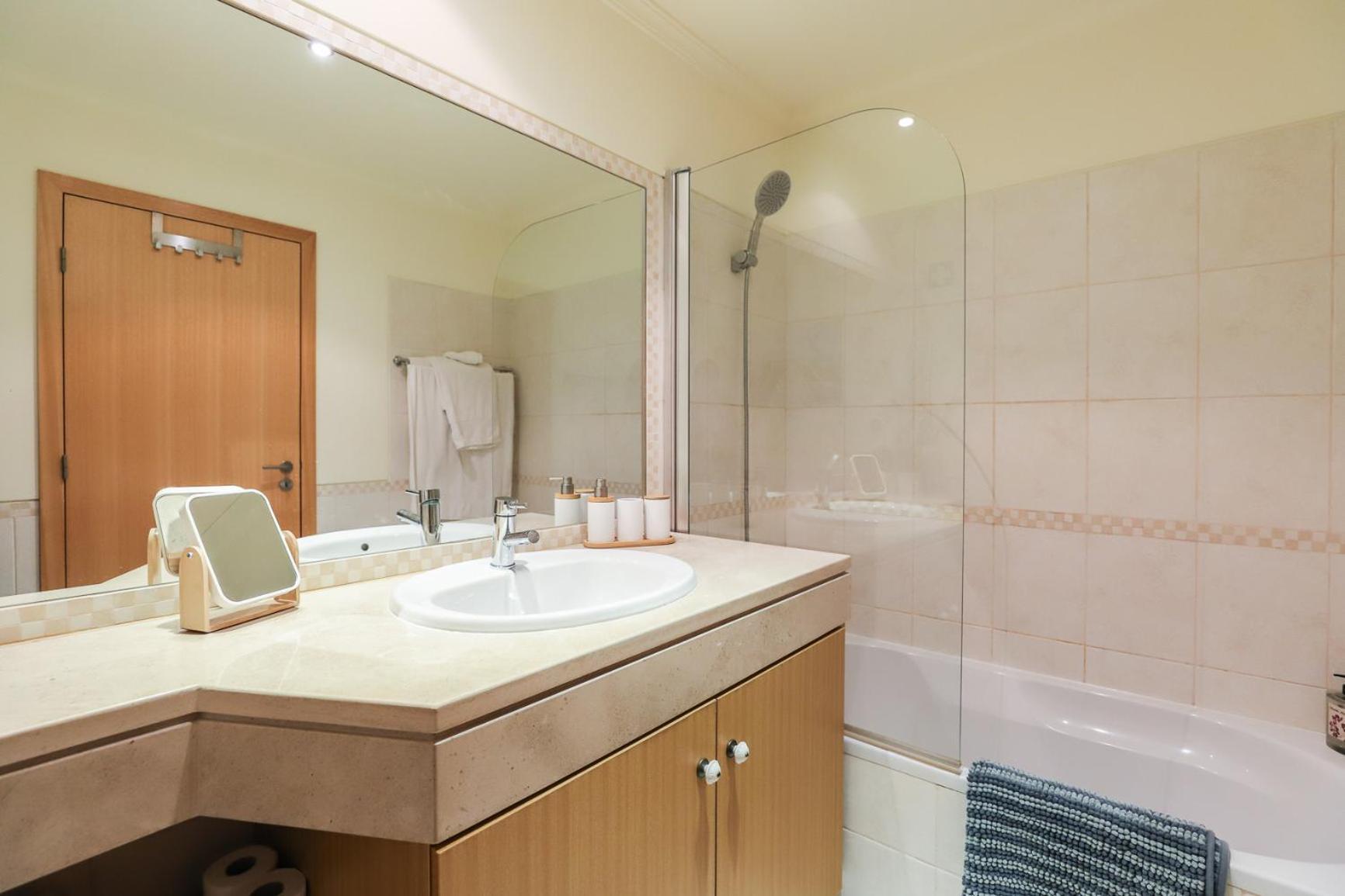 Appartamento Charming Flat 10 Min Walk To Beach Albufeira Esterno foto