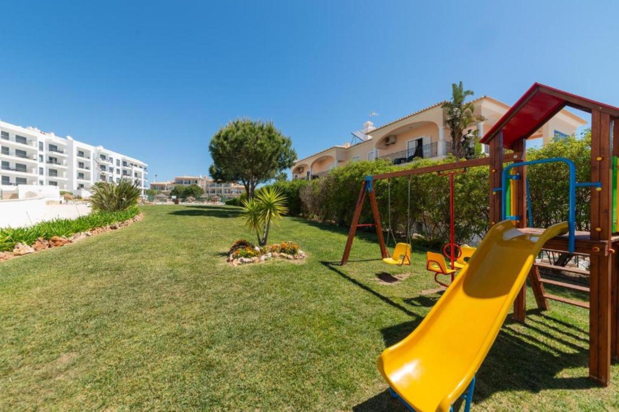 Appartamento Charming Flat 10 Min Walk To Beach Albufeira Esterno foto